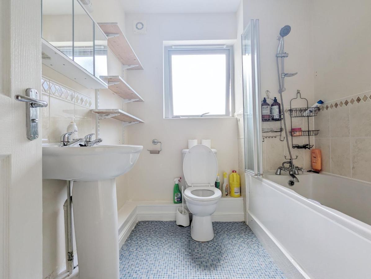 Guest Rooms Near City Centre & Dock Free Parking Λίβερπουλ Εξωτερικό φωτογραφία