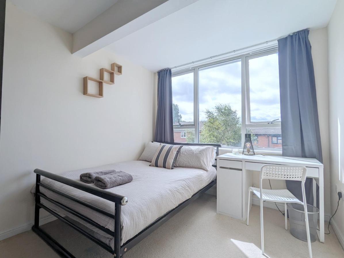 Guest Rooms Near City Centre & Dock Free Parking Λίβερπουλ Εξωτερικό φωτογραφία