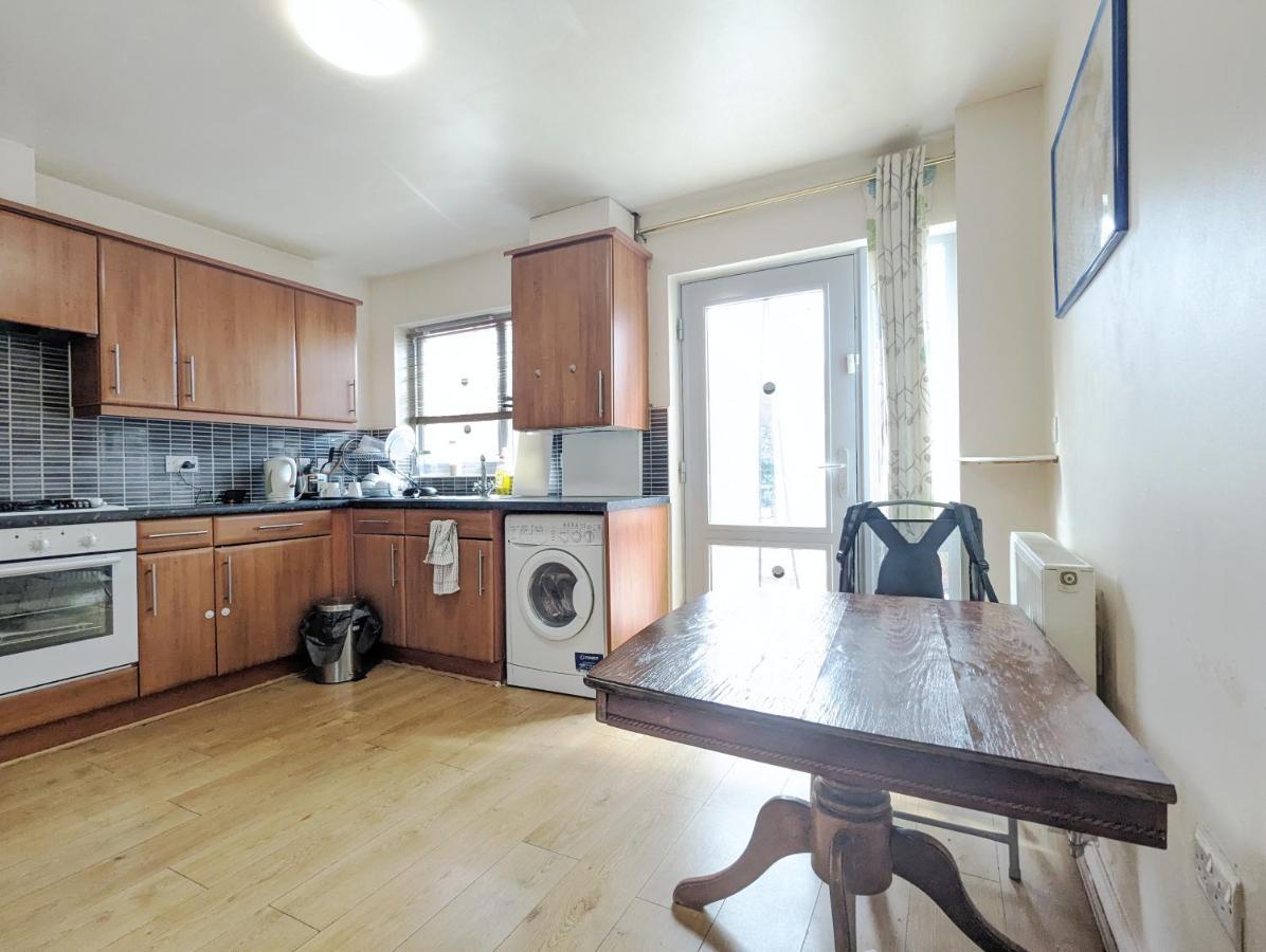 Guest Rooms Near City Centre & Dock Free Parking Λίβερπουλ Εξωτερικό φωτογραφία