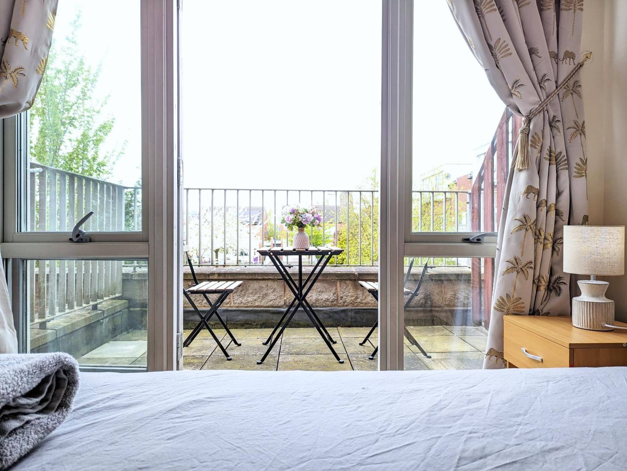 Guest Rooms Near City Centre & Dock Free Parking Λίβερπουλ Εξωτερικό φωτογραφία