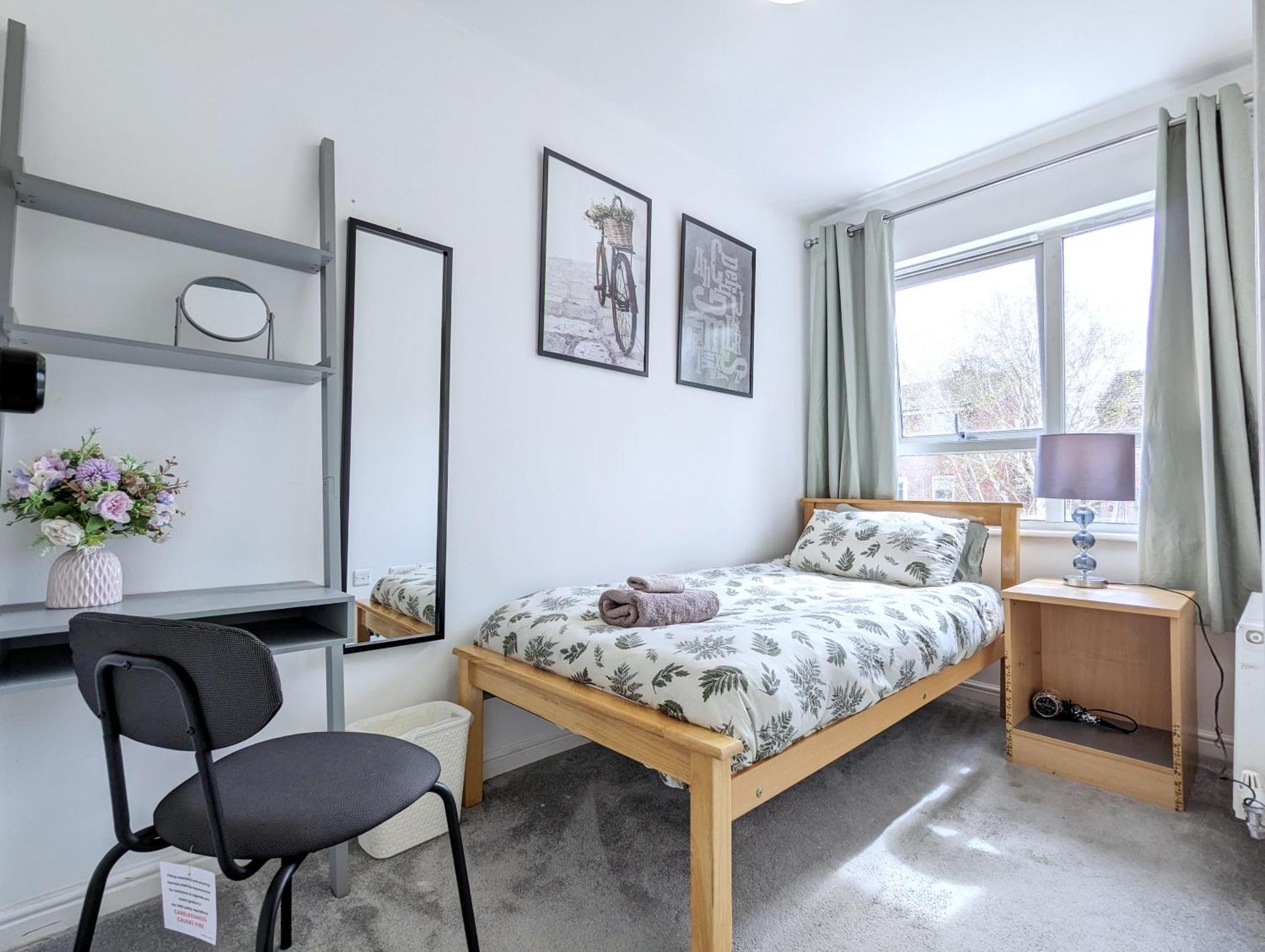 Guest Rooms Near City Centre & Dock Free Parking Λίβερπουλ Εξωτερικό φωτογραφία